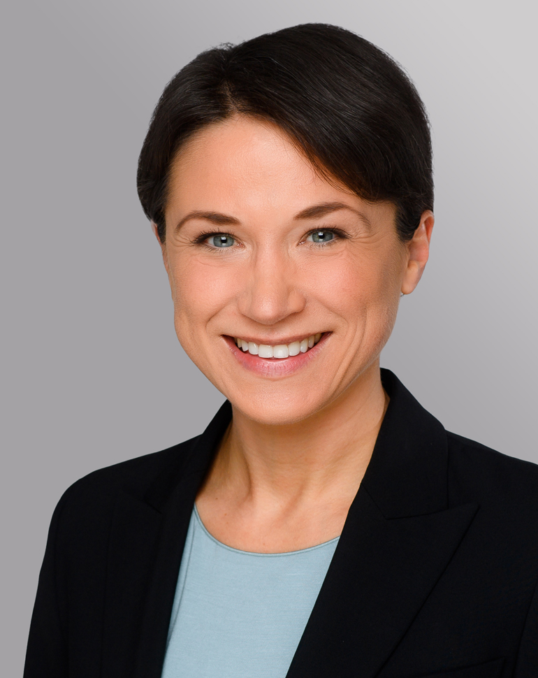 Rechtsanwältin Caroline Ackermann, Real Estate & Infrastructure, Immobilien- & Baurecht; IT-Recht; Staat, Verwaltung, öffentliche Unternehmen; Subventions- & Beihilferecht; Vergaberecht