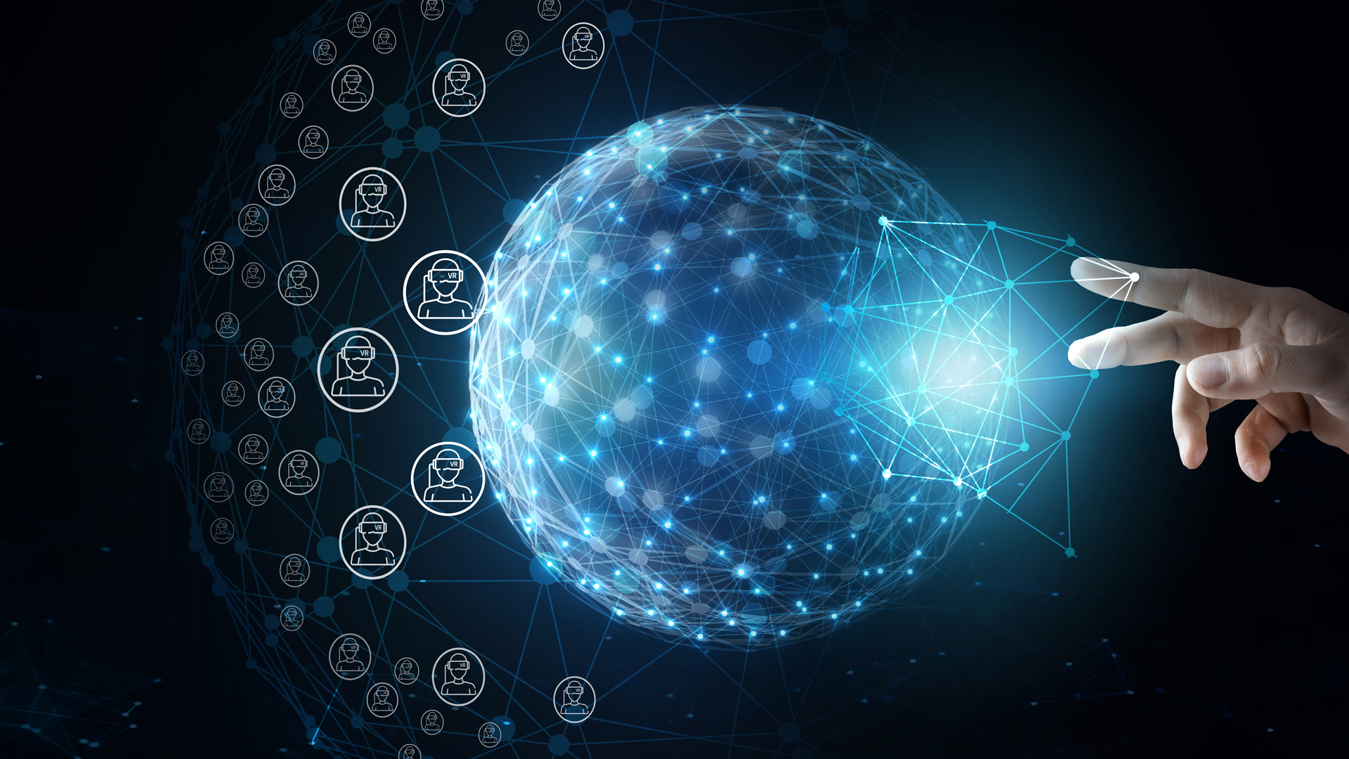 Eine Hand berührt eine leuchtende, digital dargestellte Kugel, die von Netzwerkverbindungen umgeben ist. Um die Kugel sind Icons von Personen mit VR-Brillen angeordnet, die eine Verbindung und Interaktion symbolisieren. Der Hintergrund ist dunkel, betont das futuristische Thema.