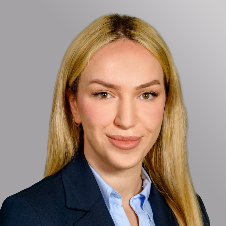 Iman Bayrouti, Rechtsanwältin