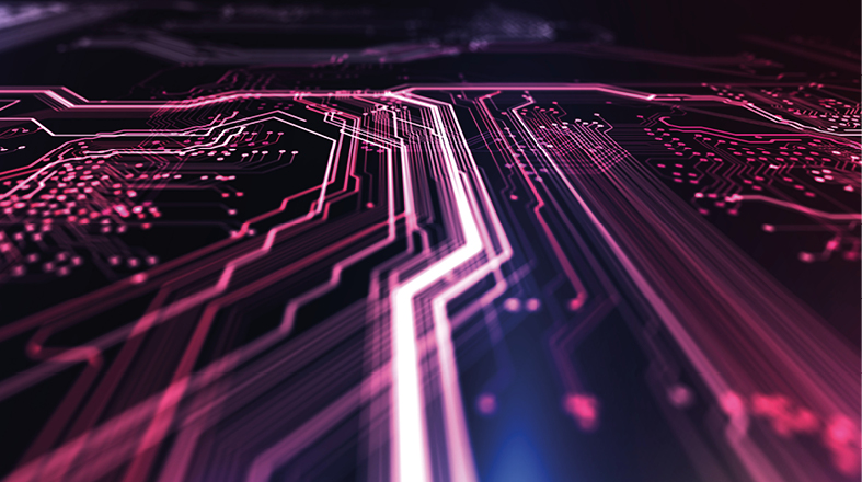 Das Bild zeigt ein abstraktes Muster von Leiterbahnen auf einer Schaltung, mit leuchtenden, pinkfarbenen Linien auf dunklem Hintergrund. Die Struktur vermittelt einen technologischen und futuristischen Eindruck, der mit Elektronik und digitaler Vernetzung assoziiert wird.