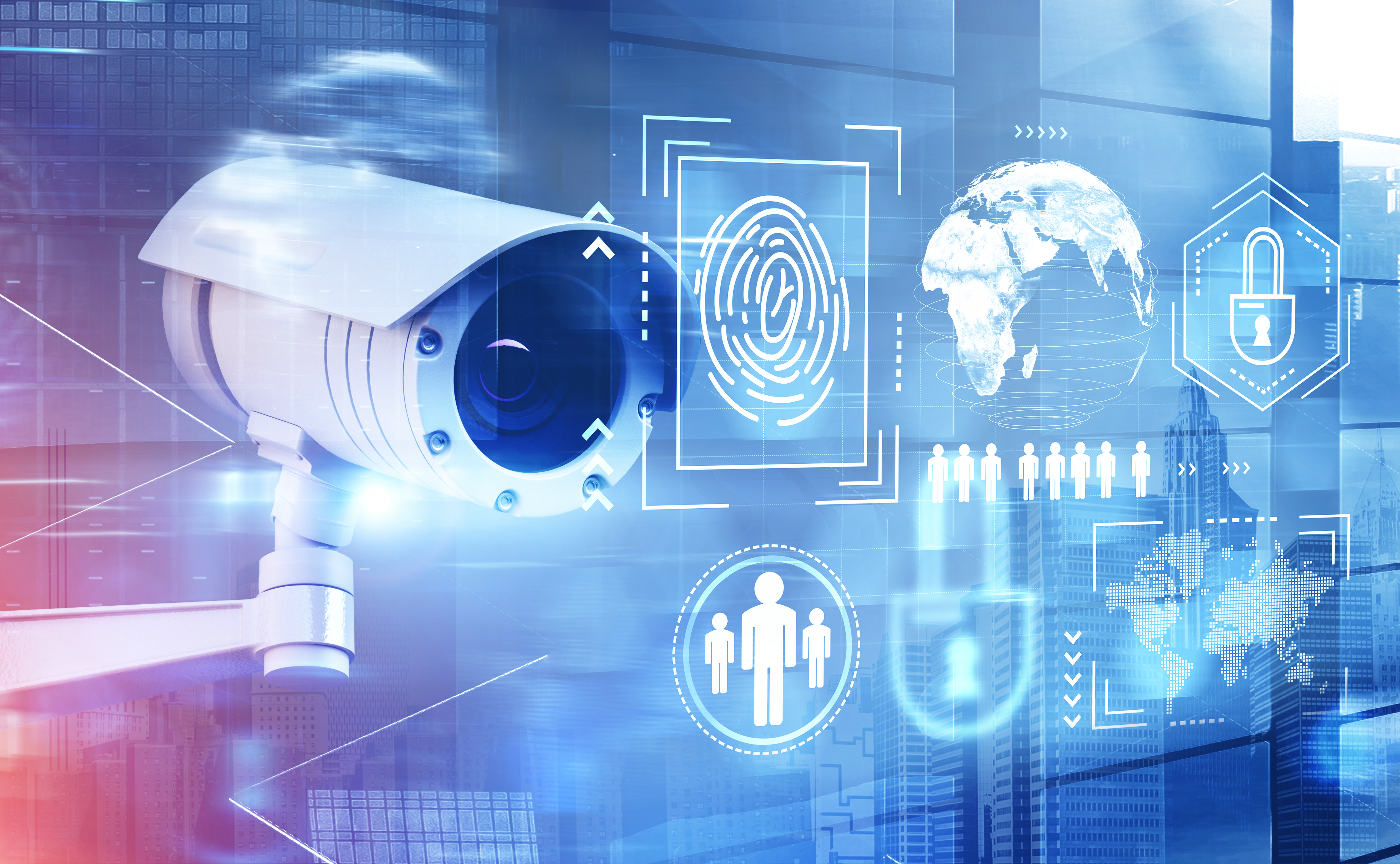 Eine Überwachungskamera ist im Vordergrund abgebildet, umgeben von digitalen Symbolen für Identifikation, Sicherheit und Datenanalyse. Diese Symbole zeigen ein Fingerabdruckmuster, eine Weltkarte und Figuren, die Menschen repräsentieren, und betonen das Thema digitale Sicherheit und Überwachung.