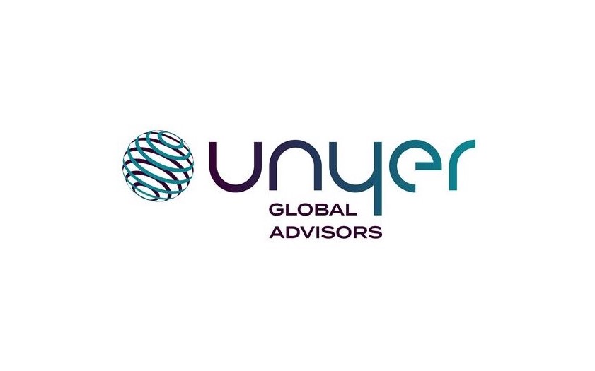 Logo von Unyer Global Advisors. Der Schriftzug „unyer“ ist in einem stilisierten, modernen Schriftzug in Blau- und Lilatönen gehalten, begleitet von dem Untertitel „GLOBAL ADVISORS“ in einer klaren Schriftart. Links befindet sich ein grafisches Element, das einen globusähnlichen Eindruck vermittelt.