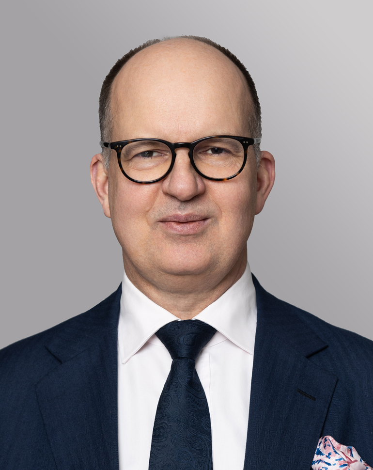 Dr. David von Saucken, MJur (Oxon)